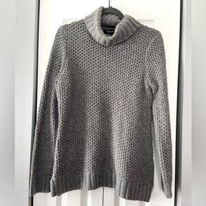 Relativity women’s gray sweater size large